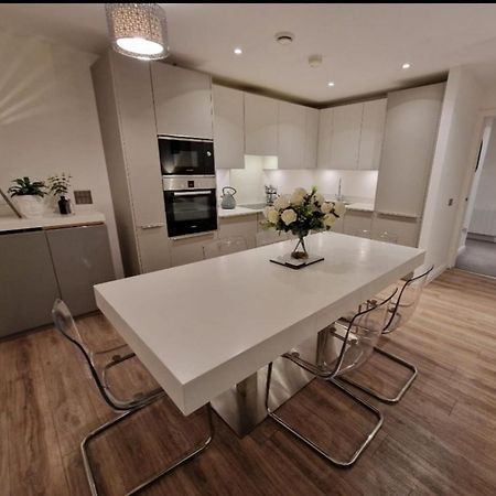 Modern Apartment, Sleeps 6, Belfast City Centre Esterno foto