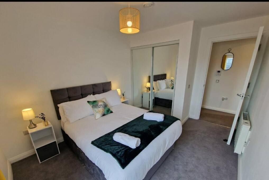 Modern Apartment, Sleeps 6, Belfast City Centre Esterno foto