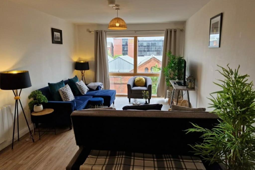 Modern Apartment, Sleeps 6, Belfast City Centre Esterno foto