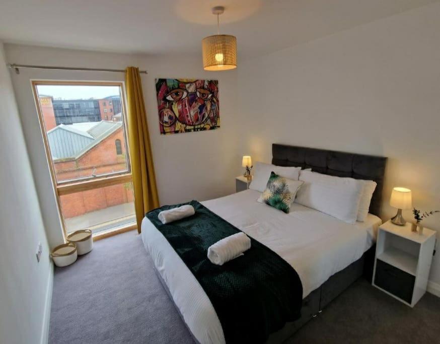 Modern Apartment, Sleeps 6, Belfast City Centre Esterno foto