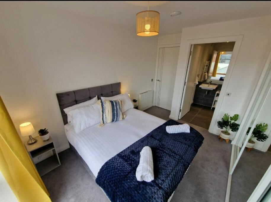 Modern Apartment, Sleeps 6, Belfast City Centre Esterno foto